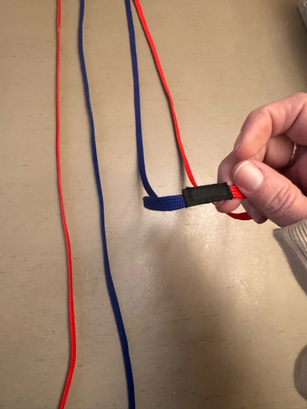Kids Red and Royal Blue Learn To Tie Shoestrings- Pair in EUC. WORKS!!